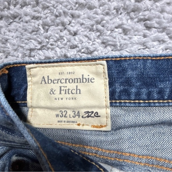 Abercrombie and Fitch Jeans Mens 32 x 34 Skinny Button Fly Distressed Holes - Picture 2 of 5